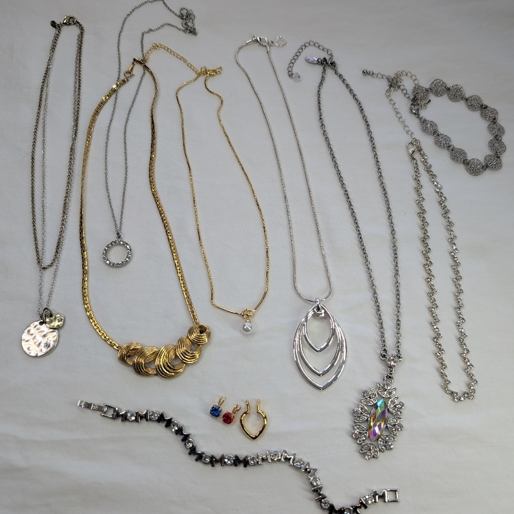 Grab Bag #40 Necklaces, Bracelets, And Pendant